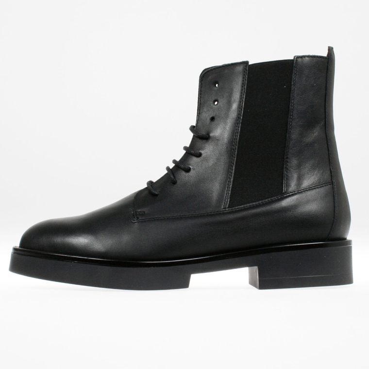 raid react chelsea boots in black