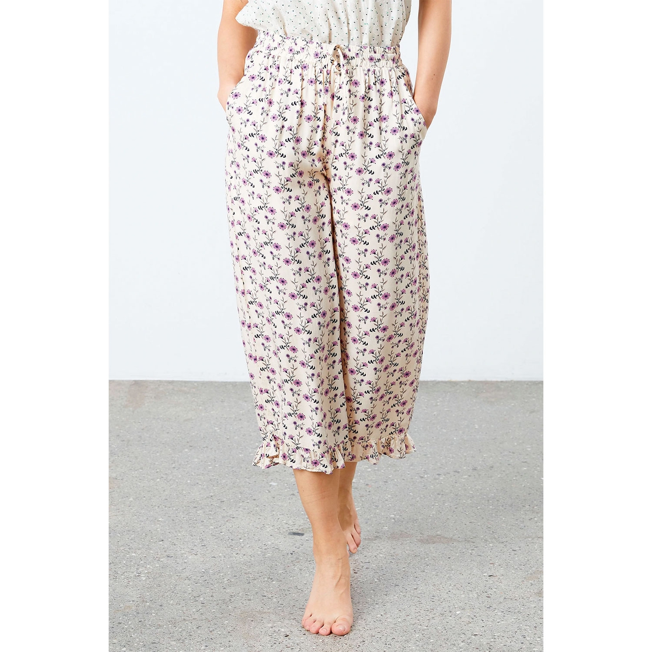 Estrid Hose Creme